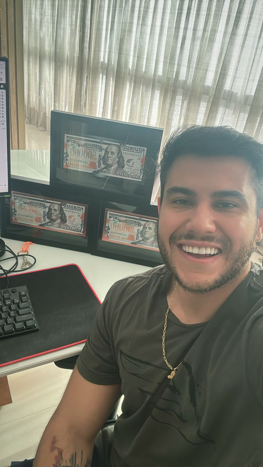foto leonardo plaquinha